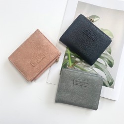 Factory-direct retro small wallet with an Instagram-style short design for women, a fresh, European and American style. Folding, simple, and artistic, with a buckle.