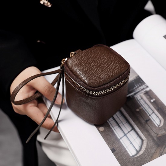 Vintage leather cosmetic bag, lipstick, and coin storage, a portable travel storage bin, and a personalized mini round coin purse