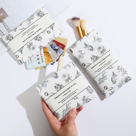 Small, fresh, portable, self-closing spring-loaded storage bag, small sample lipstick and data cable storage pouch.